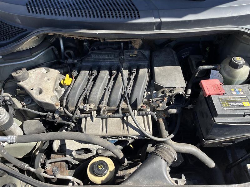 Renault Scénic 2.0 i 16V 4x4 TAŽNÉ STK 2/2028 - fotka 25 z 29