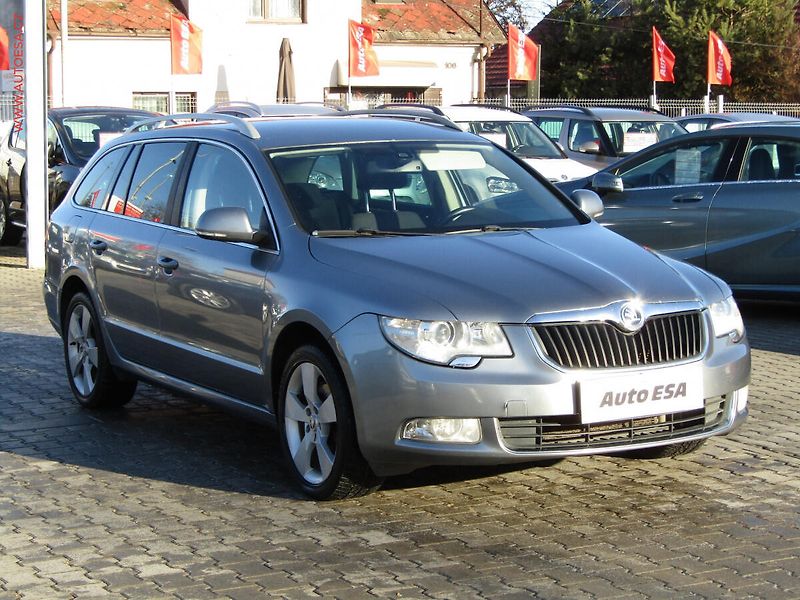 Škoda Superb (2012) 2.0 TDi, Ambition, DSG, bixen - fotografie inzerátu