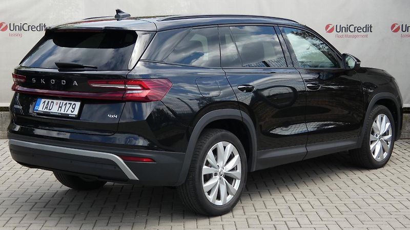 Škoda Kodiaq 2,0 TDi Selection 142 kW 4x4 D - fotka 3 z 26
