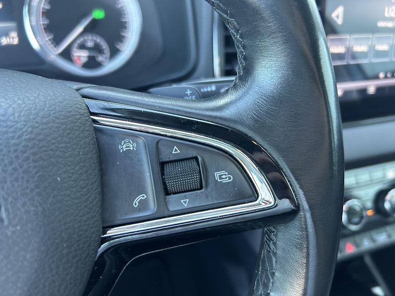 Škoda Karoq Style 1.5 TSI /110kW 7st.aut.D - fotka 18 z 26