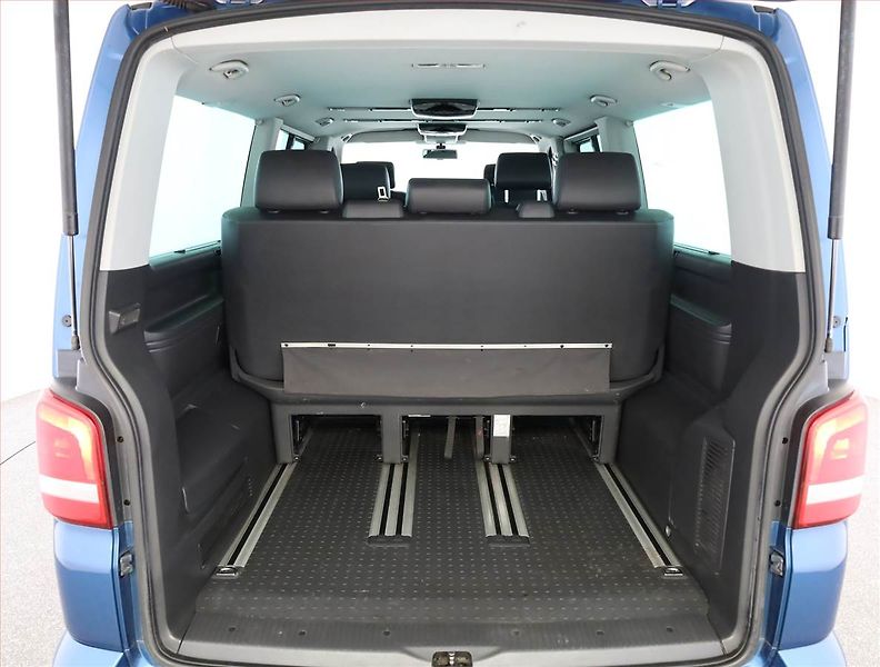 Volkswagen Multivan (2010) Comfortline 2.0 TDI 4Motion - fotka 16 z 17