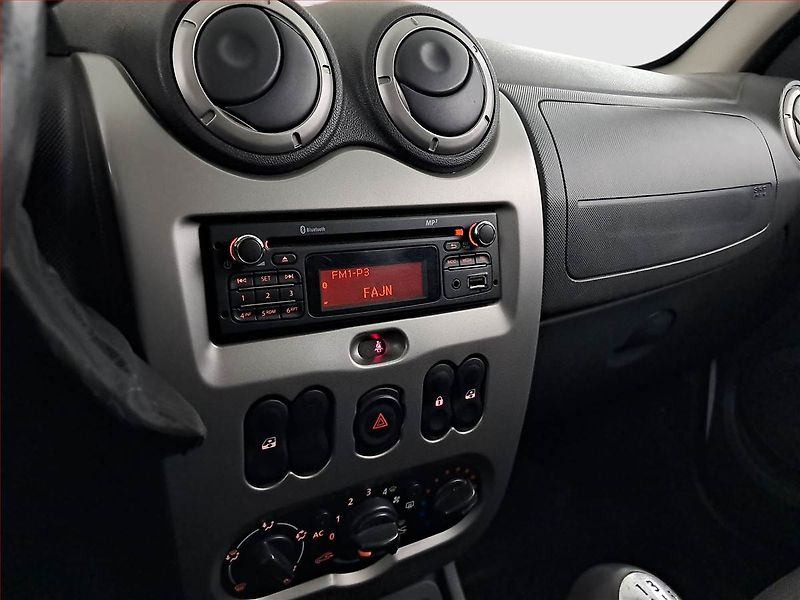 Dacia Duster (2013) 1.5 dCi, 4X4 - fotka 12 z 14