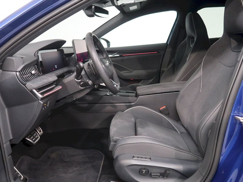 Škoda Superb (2025) SPORTLINE 2.0TDI 142KW 4x4 DSG - fotka 13 z 49