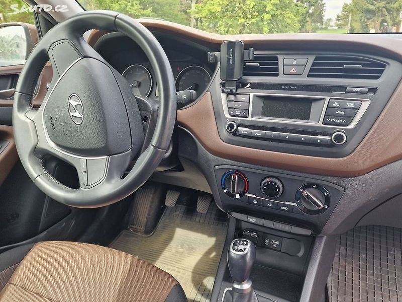 Hyundai i20 KUP CZ,KRÁSNÁ,1.MAJITEL,KOMISE - fotka 11 z 15