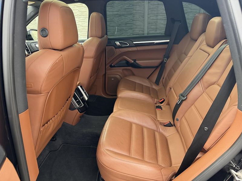 Porsche Cayenne 3.0TDI V6 265PS 4x4 GTS PAKET! - fotka 103 z 159