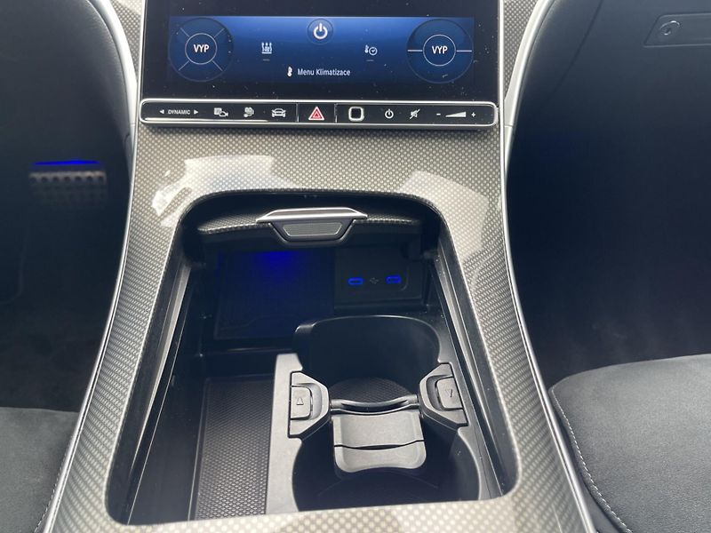 Mercedes-Benz Třídy C (2025) C 300 de 4MATIC kombi - fotka 11 z 21