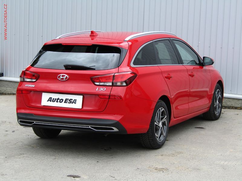 Hyundai i30 (2023) 1.0 T-GDi, ČR, Smart - fotka 4 z 18