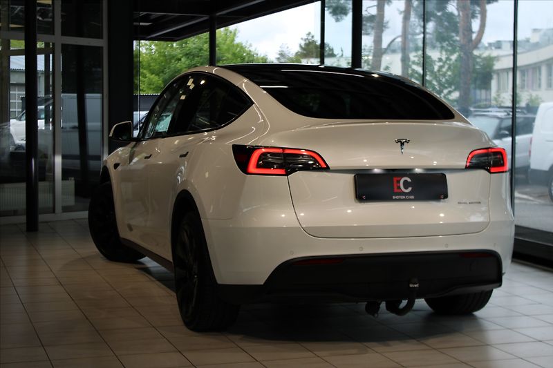 Tesla Model Y Long Range Dual Motor AWD Tažn - fotka 24 z 26