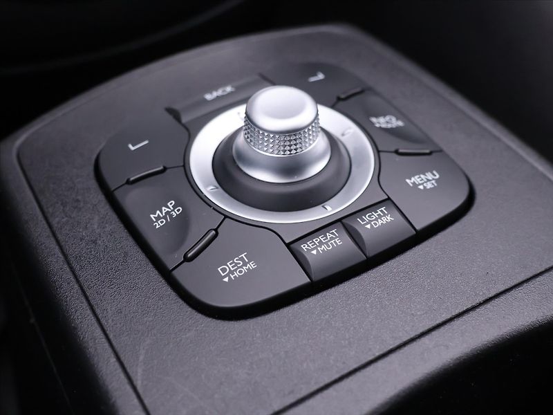 Renault Grand Scénic 1,5 dCi Limited Navi 7-Míst - fotka 26 z 35