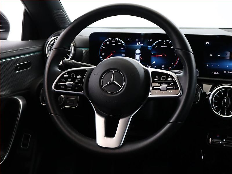 Mercedes-Benz CLA (2022) 200 d - fotka 14 z 20