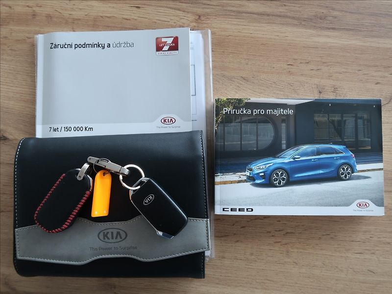 Kia Ceed 1,6 CRDi,100kW,Exclusive,ČR - fotka 28 z 31