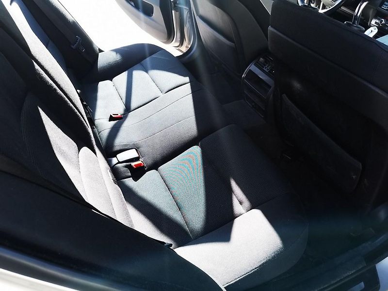 BMW Řada 5 530D XDRIVE TOURING F11 190kW - fotka 35 z 40