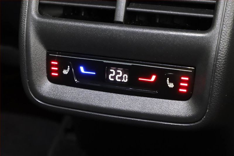 Škoda Superb (2025) 2.0 TDI, SPORTLINE, KAMERA - fotka 9 z 20