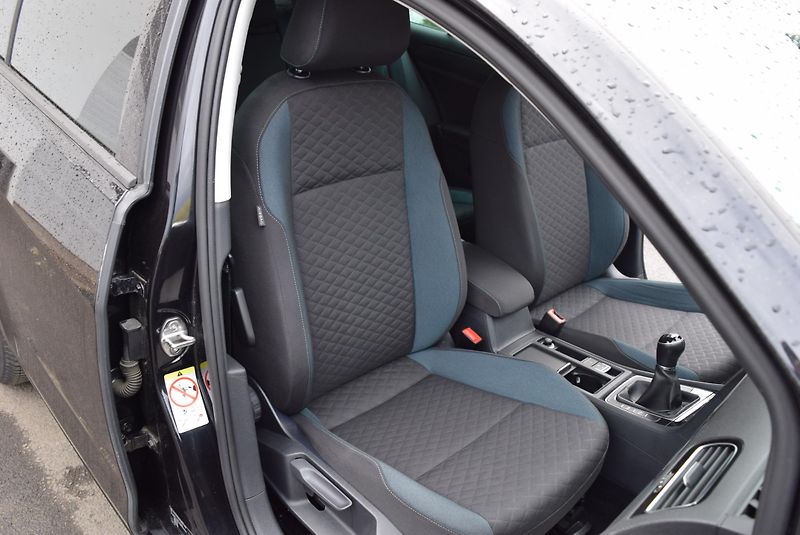 Volkswagen Golf (2019) 1.5TSI 96kw IQ.DRIVE NAVI ACC  - fotka 39 z 50