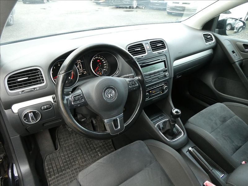 Volkswagen Golf 1,4 TSi 90kW 2xkola,po servise - fotka 17 z 47