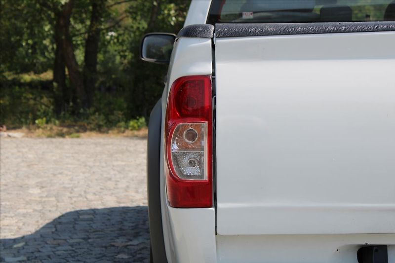 Isuzu D-Max 3.0 TD / 4x4 / 120kW / Tažné - fotka 33 z 36