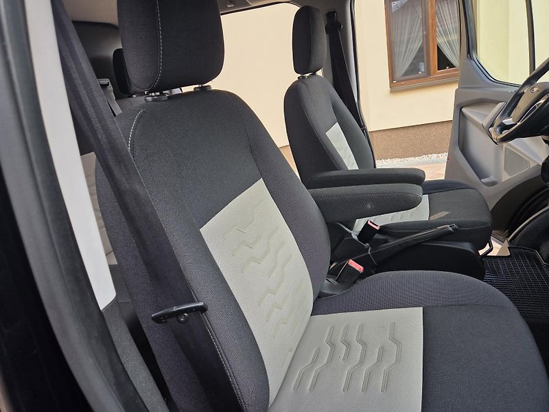 Ford Transit Custom 2.2 TDCi 114kW  5míst  - fotka 15 z 54