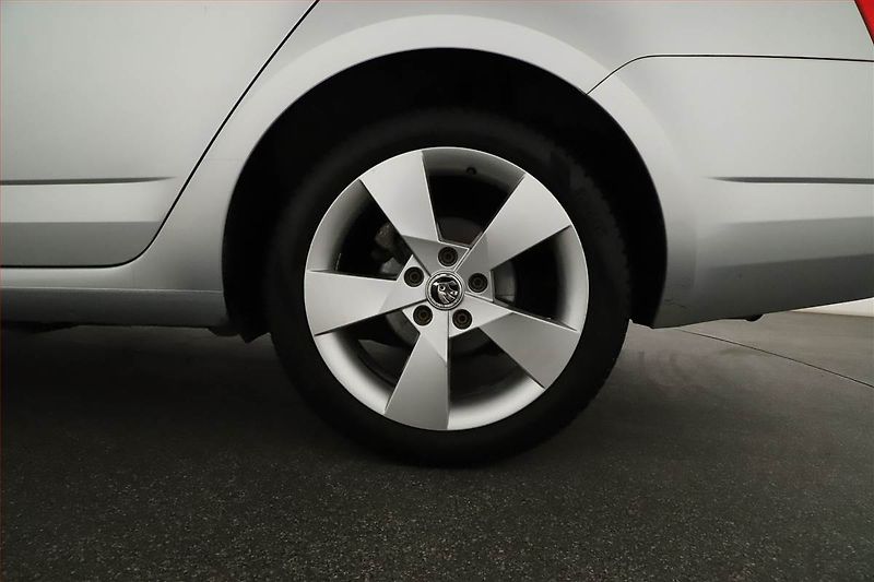 Škoda Octavia (2015) Ambition 2.0 TDI, ČR,1.maj - fotka 17 z 17