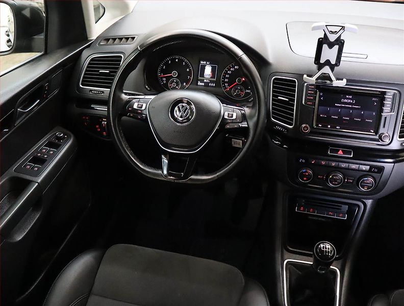 Volkswagen Sharan (2020) 1.4 TSI - fotka 7 z 22