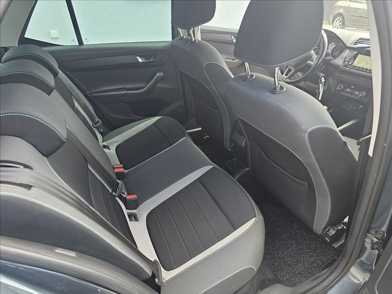 Škoda Fabia III 1,2TSi 66KW Ambition - fotka 31 z 48