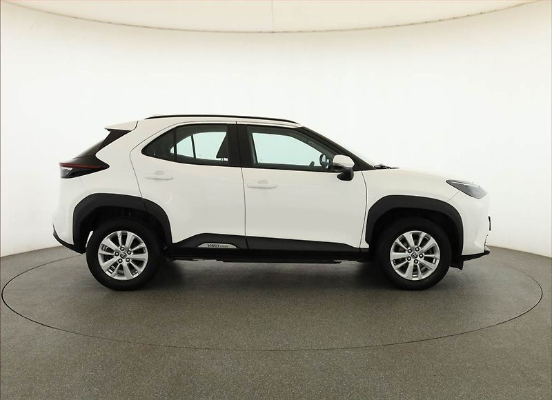 Toyota Yaris Cross (2023) 1.5 VVT-iE E-Four - fotka 6 z 19