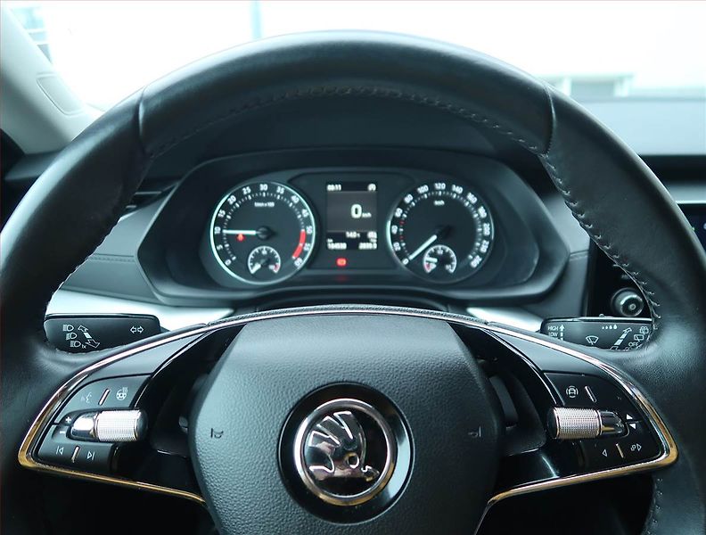Škoda Octavia (2022) 2.0 TDI, Tempomat - fotka 15 z 15