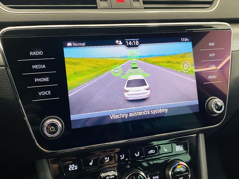 Škoda Superb 2,0 TDI 147kW DSG Style Plus - fotka 12 z 27