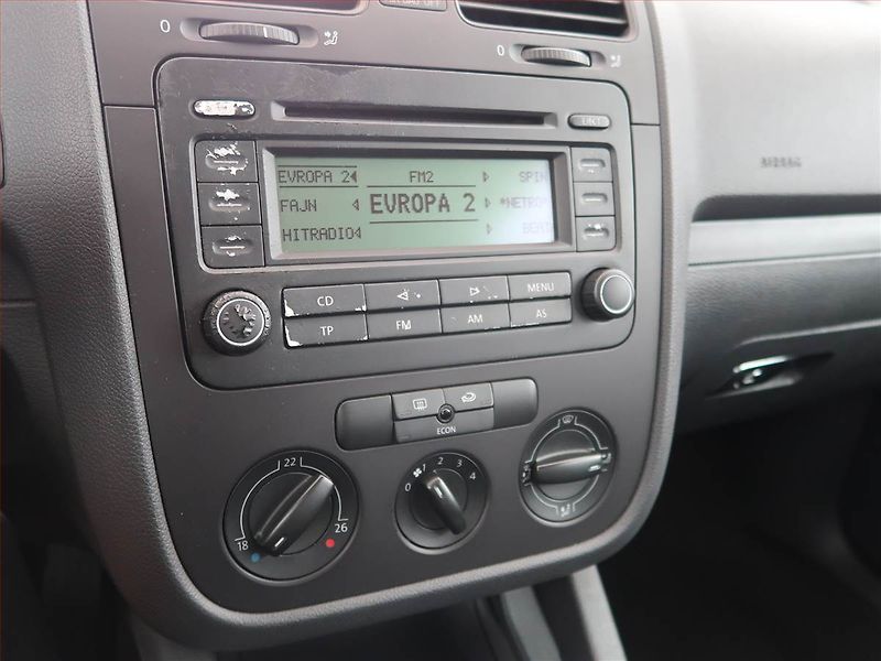 Volkswagen Golf (2005) 1.4 16V, levný provoz - fotka 12 z 14