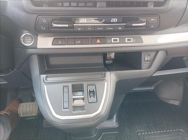 Toyota ProAce 2,0 Panel VAN L2 Comfort - fotka 17 z 17