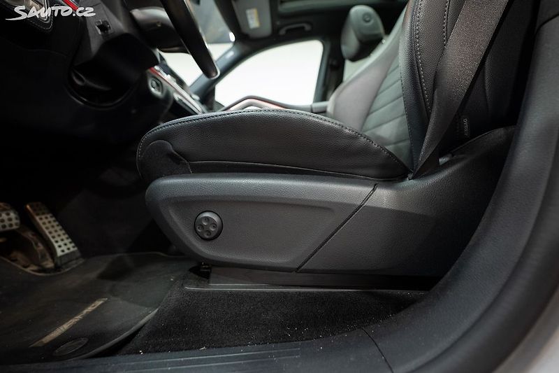 Mercedes-Benz GLE 400d 4Matic 243 kW Záruka - fotka 14 z 37