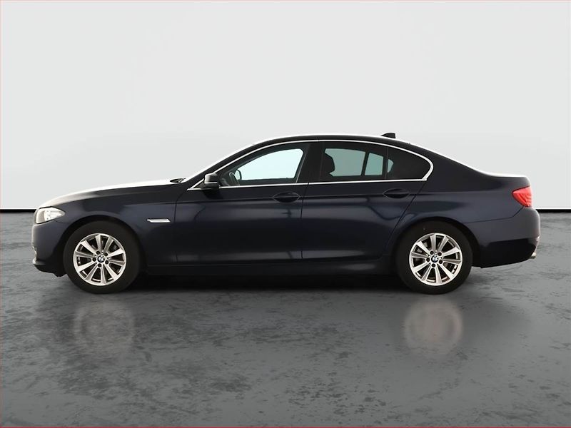 BMW Řada 5 (2015) 520d xDrive, 4X4, Automat - fotka 3 z 20
