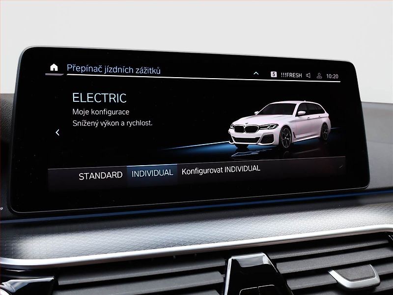 BMW Řada 5 (2022) M Sport 530e - fotka 19 z 28