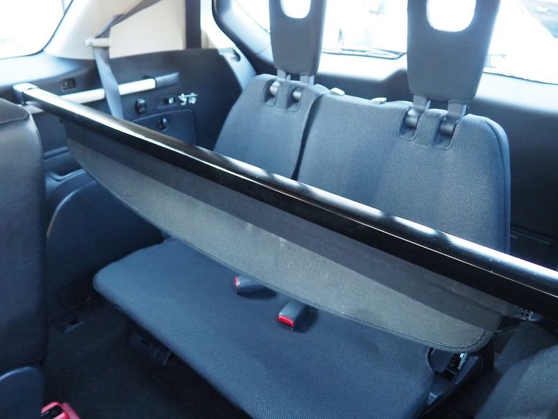 Peugeot 4007 (2010) 2.2 HDI, 115 kW, 4x4, 7 míst - fotka 13 z 39
