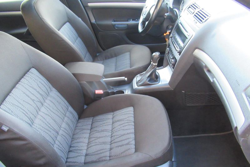 Škoda Octavia 1.6 TDi AUT. KLIMA SADA KOL - fotka 14 z 31