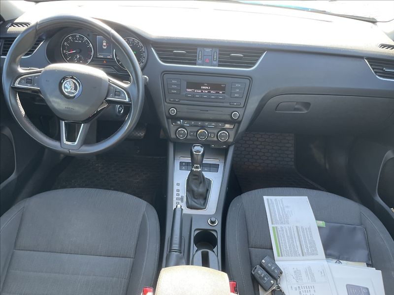 Škoda Octavia 1,8 TSi 132kw DSG Style Xenon - fotka 10 z 35