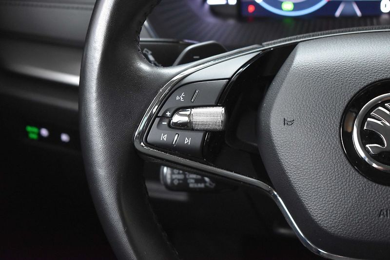 Škoda Octavia 2.0 TDI DSG*ACC*PO ROZVODECH* - fotka 15 z 35