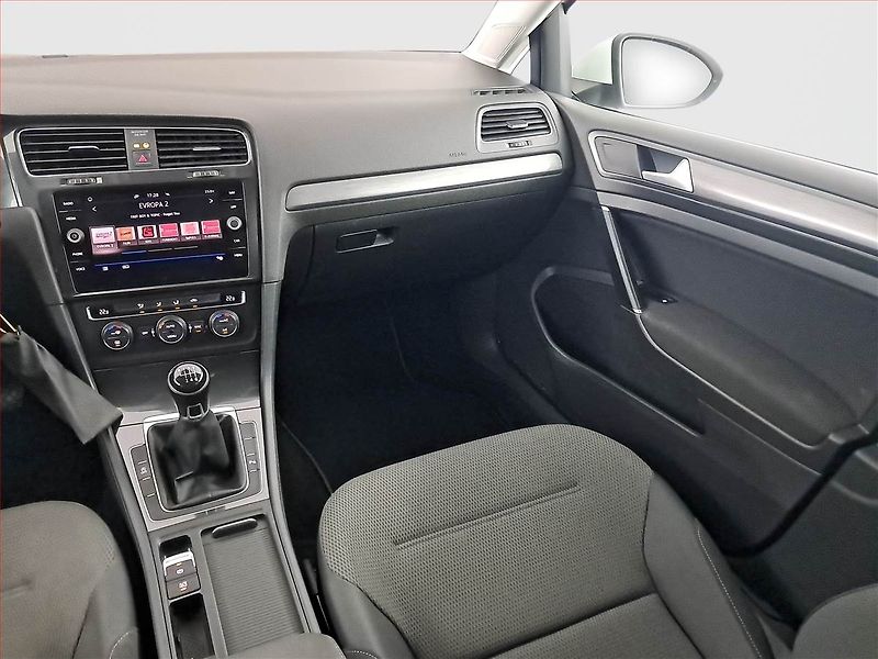 Volkswagen Golf (2018) 1.4 TSI, Navi, Tempomat - fotka 8 z 18