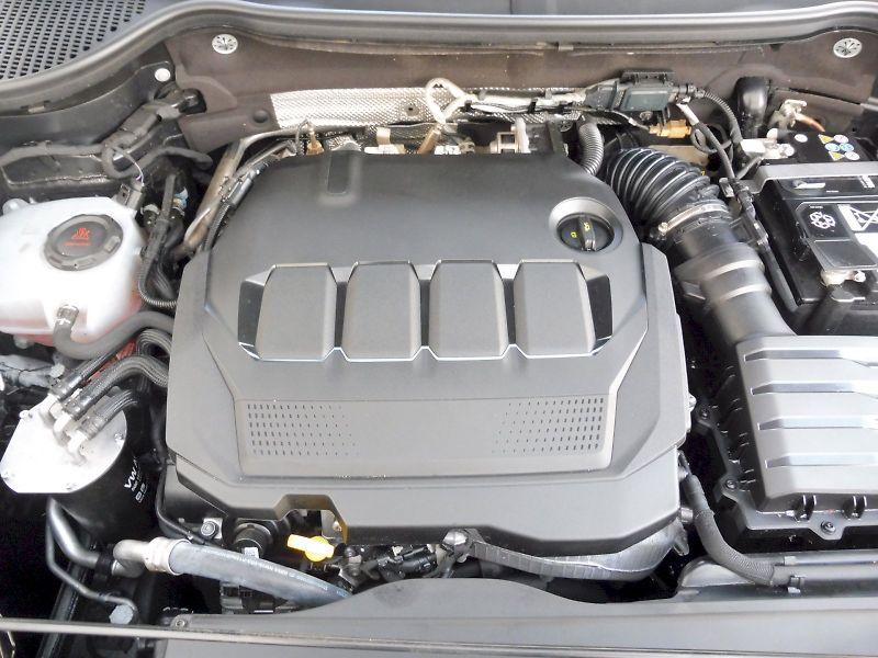 Škoda Karoq (2024) Top Selection 2,0 TDI 110kW DS - fotka 25 z 30