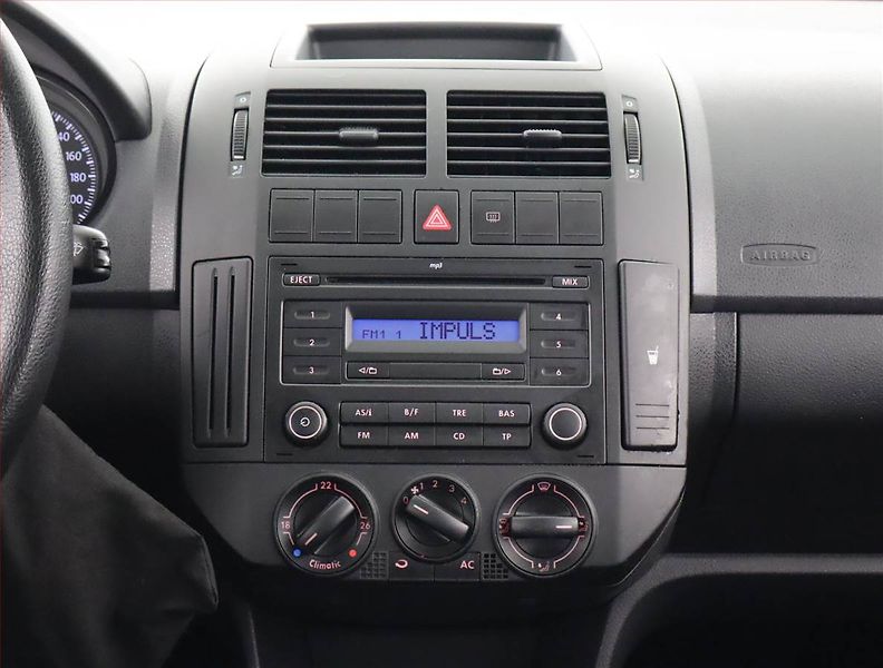 Mercedes-Benz CLA (2020) 200 - fotka 12 z 16