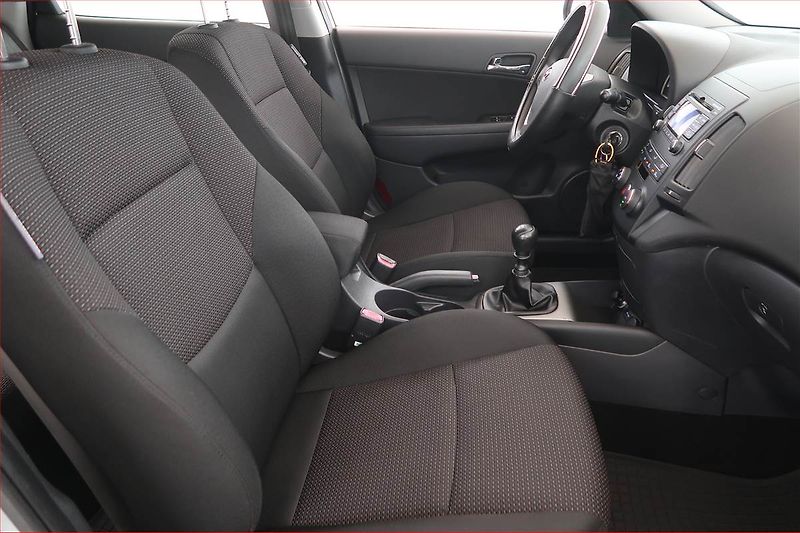 Hyundai i30 (2009) 1.4 CVVT, ČR,1.maj, Serv.kniha - fotka 9 z 15