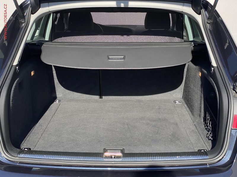 Audi A4 (2013) 2.0 TDi Avant, AC, xenon - fotka 7 z 17