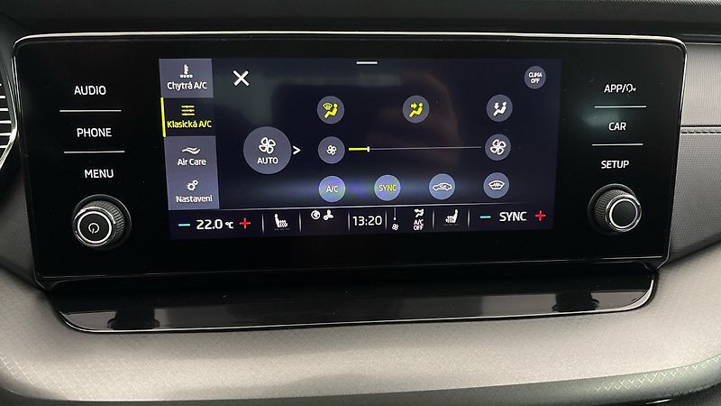 Škoda Octavia 2.0 TDI Ambition - fotka 23 z 24