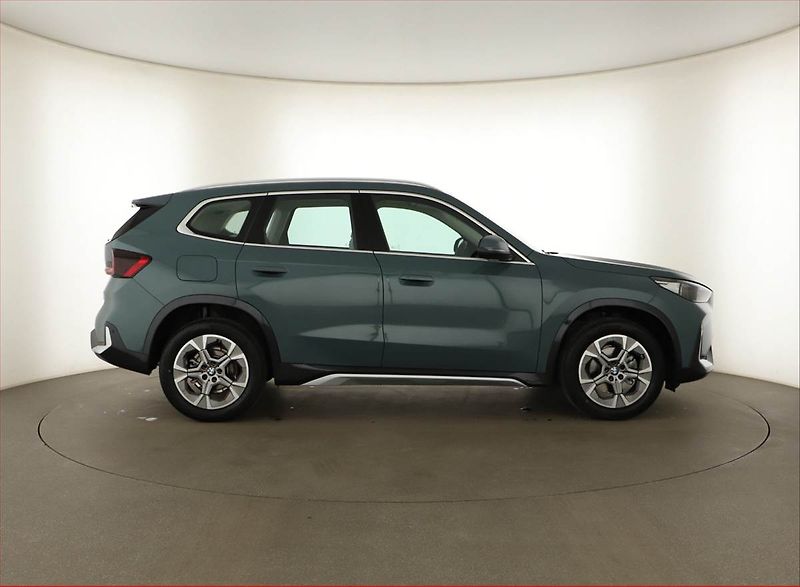BMW X1 (2026) sDrive18i - fotka 6 z 20
