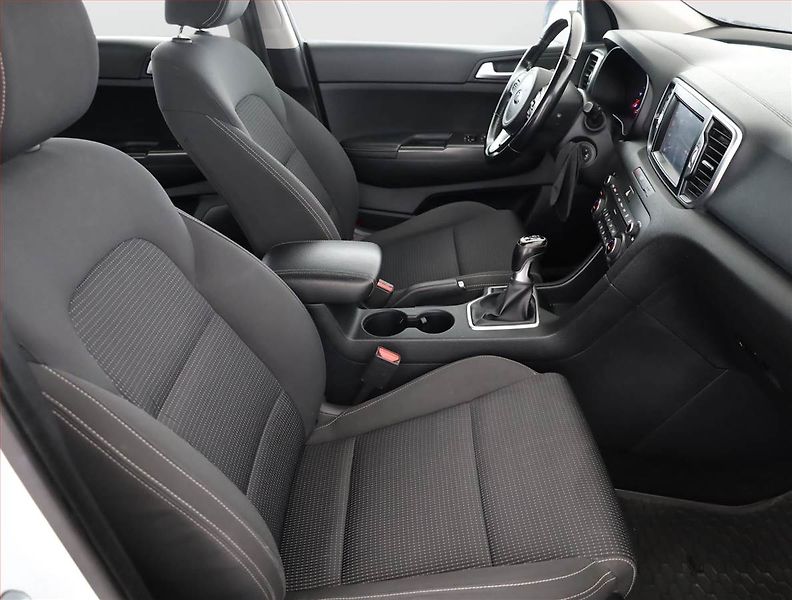 Kia Sportage (2016) 2.0 CRDi, 4X4, Serv.kniha - fotka 7 z 19