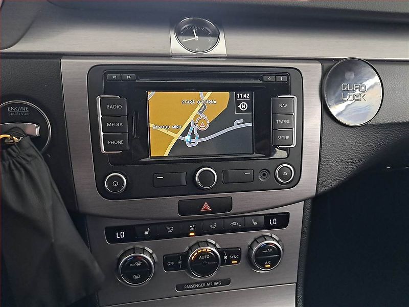 Volkswagen Passat (2014) 2.0 TDI, Navi, Tempomat - fotka 16 z 16