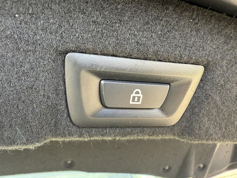 BMW Řada 6 650i xDRIVE M-PAKET LED NAVI - fotka 33 z 40