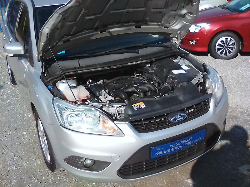 Ford Focus (2008) 1.6i 16V, kombi, 2.majitel - fotka 29 z 30
