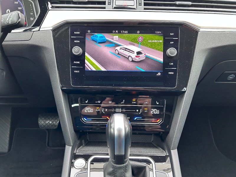 Volkswagen Passat (2022) 2.0 TSI 140kW DSG Elegance - fotka 18 z 35