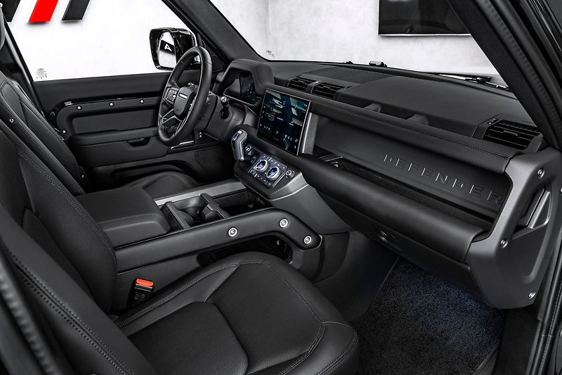 Land Rover Defender SE V6 D200, panorama, Meridian - fotka 13 z 23