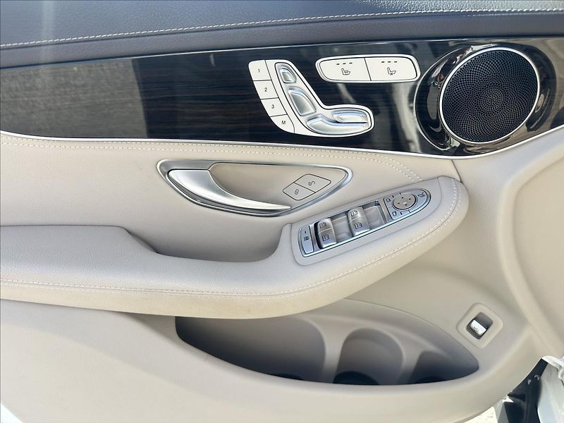Mercedes-Benz GLC 220d 4MATIC AMG linie - fotka 12 z 13